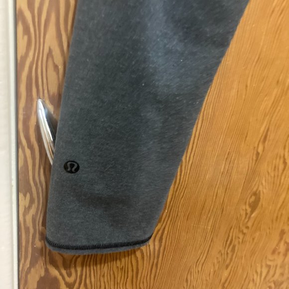 Lululemon Capri Leggings with rolldown waist size 4 - Picture 4 of 4